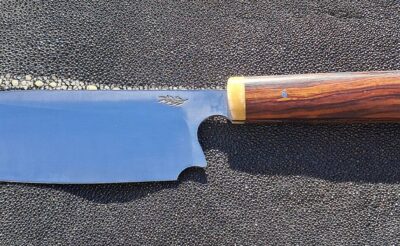 José Viale Couteau de cuisine Japonais, Santoku en bois de fer, 12c27. 17cm