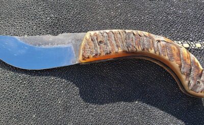 José Viale Berger Corse 12cm cran carré, corne de bélier mixte, lame carbone.