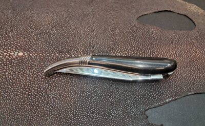 Couteau Forge de Laguiole édition limitée n°10 – Ébène – Lame T12 miroir – Design Gavoille – Forge de Laguiole