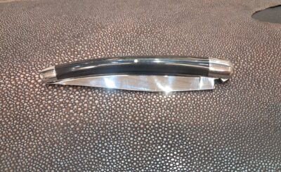 Couteau Forge de Laguiole édition limitée (20 ex.) – Corne de buffle – Lame T12 miroir – Design Ghion – Forge de Laguiole