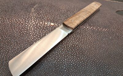 20/20 Le Fidèle – Érable ondé – Lame 12C27 8 cm – Fabriqué à Thiers