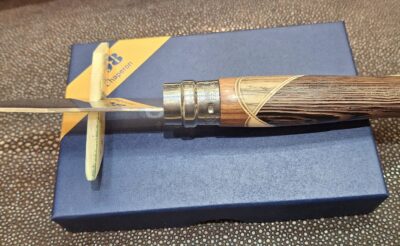 Opinel N°8 CHAPERON, collection talents.(n°51026)